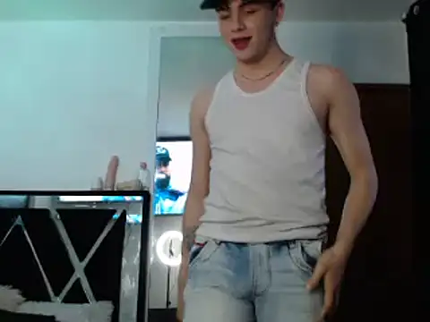 Snapshot of Smith_boy_25 chatting on March 5, 9:59 pm Smith boy 25 online show from March 5, 9:59 pm