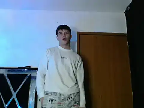 Snapshot of Smith_boy_25 chatting on March 13, 1:21 am Smith boy 25 online show from March 13, 1:21 am