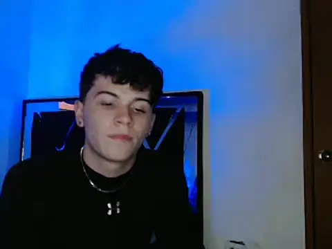 Snapshot of Smith_boy_25 chatting on March 14, 1:16 am Smith boy 25 online show from March 14, 1:16 am