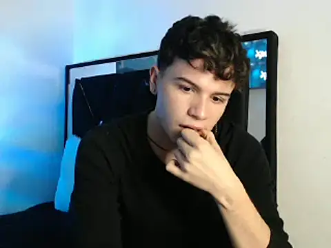 Snapshot of Smith_boy_25 chatting on March 15, 11:08 am Smith boy 25 online show from March 15, 11:08 am