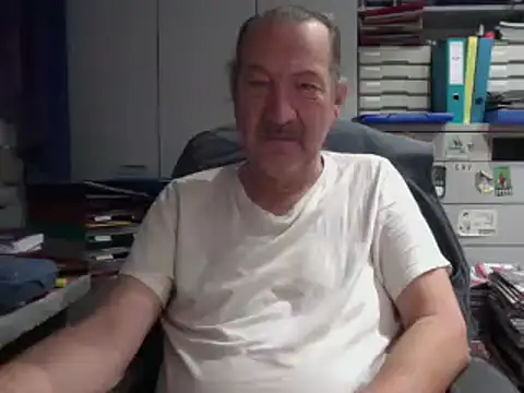 HMStraps01 online show from December 6, 7:32 am