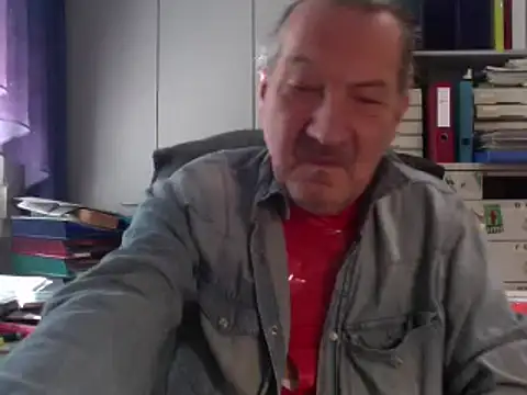 HMStraps01 online show from January 8, 11:43 am