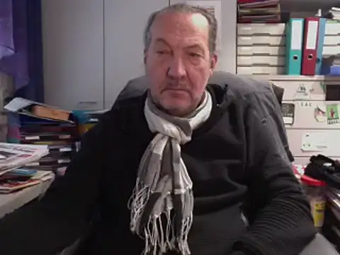 HMStraps01 online show from January 16, 1:36 pm