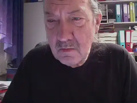 HMStraps01 online show from February 12, 7:23 am