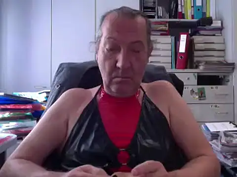 HMStraps01 online show from September 22, 8:49 am