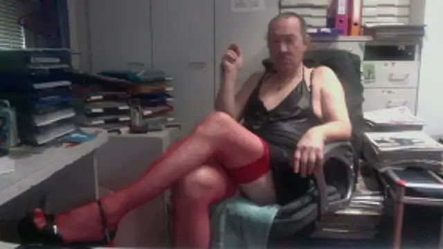 HMStraps01 online show from February 26, 10:03 am