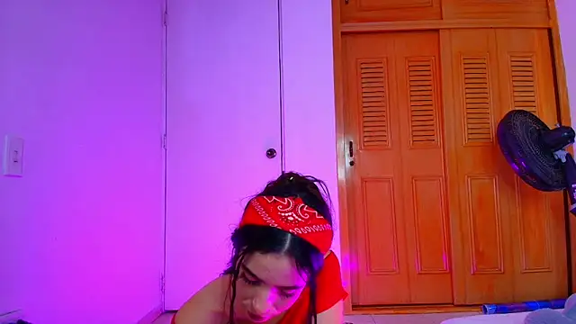 Peach Rose  online show from March 3, 10:10 pm