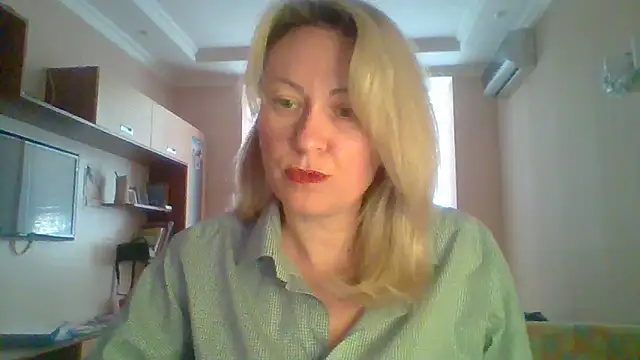 Snapshot of Mary888x chatting on March 4, 3:04 pm Mary888x online show from March 4, 3:04 pm