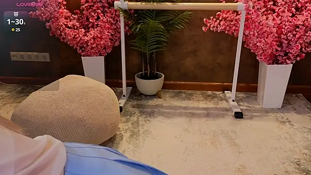 Snapshot of aishiro chatting on February 24, 1:10 pm aishiro online show from February 24, 1:10 pm