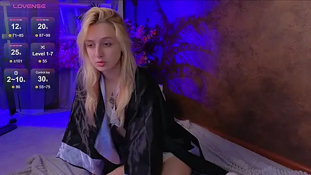 Snapshot of aishiro chatting on September 17, 6:26 am aishiro online show from September 17, 6:26 am