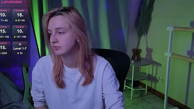 Snapshot of aishiro chatting on November 28, 9:12 am aishiro online show from November 28, 9:12 am