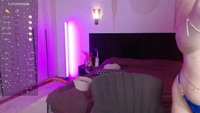 Snapshot of LunaticaBae chatting on March 1, 1:11 am LunaticaBae online show from March 1, 1:11 am