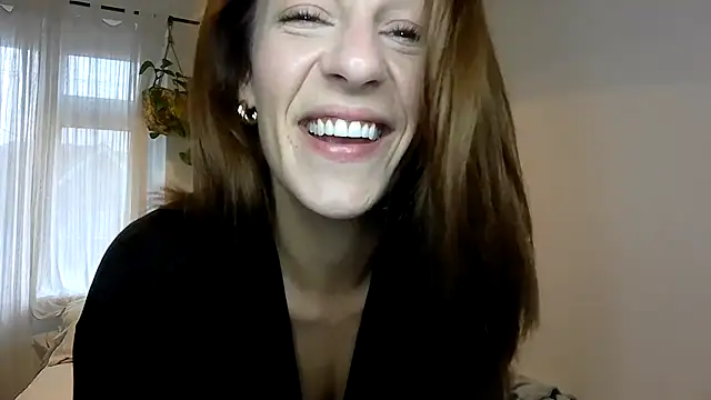 Snapshot of Edenfox- chatting on December 4, 1:42 pm Edenfox- online show from December 4, 1:42 pm