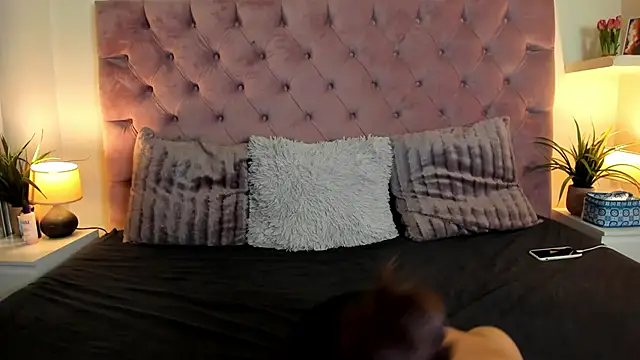 Snapshot of MaiaMini chatting on March 5, 8:32 pm MaiaMini online show from March 5, 8:32 pm