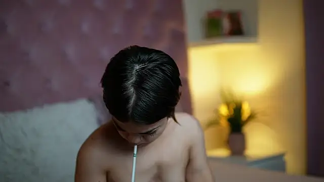 Snapshot of MaiaMini chatting on September 15, 8:14 am MaiaMini online show from September 15, 8:14 am