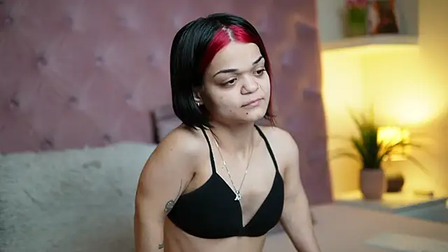 Snapshot of MaiaMini chatting on December 15, 9:41 pm MaiaMini online show from December 15, 9:41 pm