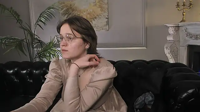 Snapshot of Rada_Woods chatting on March 10, 3:52 pm Rada Woods online show from March 10, 3:52 pm