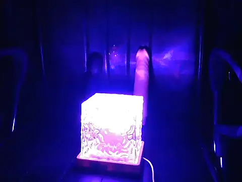 Snapshot of PreetyKitten chatting on December 14, 2:11 pm PreetyKitten online show from December 14, 2:11 pm