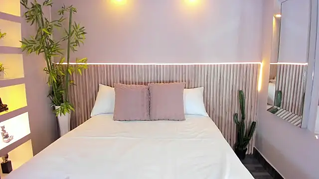 Snapshot of GeorginaReyes chatting on September 29, 11:20 pm GeorginaReyes online show from September 29, 11:20 pm