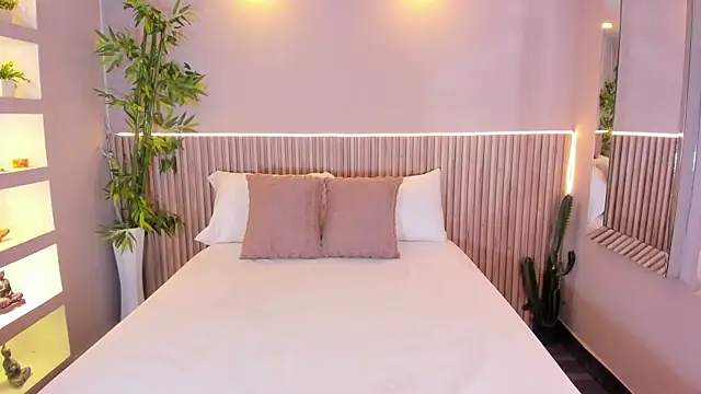 GeorginaReyes online show from March 19, 10:47 pm