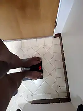 Snapshot of KingSlim56 chatting on October 8, 2:47 pm KingSlim56 online show from October 8, 2:47 pm