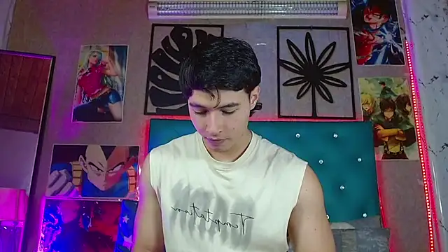 LiamAndrewzz online show from April 3, 4:32 am