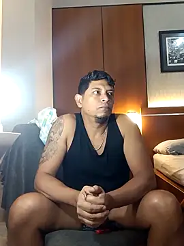 Snapshot of Odin-2121 chatting on February 22, 6:28 am Odin-2121 online show from February 22, 6:28 am