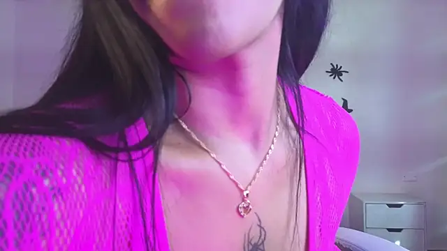 Snapshot of camille1310 chatting on November 6, 9:37 pm camille1310 online show from November 6, 9:37 pm