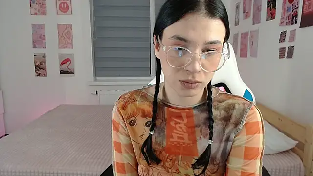 Karina Hendrick online show from March 11, 3:37 am