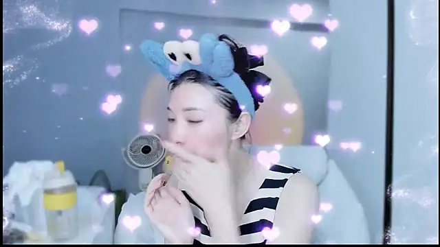 Snapshot of A_dabo chatting on November 4, 2:49 pm A dabo online show from November 4, 2:49 pm