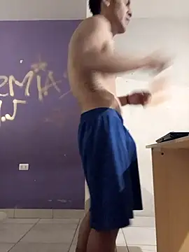 LeonRoots online show from October 31, 7:53 am