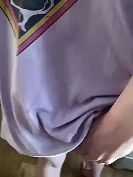 Snapshot of AlishaPrettyBlade chatting on February 17, 3:15 am AlishaPrettyBlade online show from February 17, 3:15 am