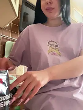 Snapshot of AlishaPrettyBlade chatting on February 23, 9:22 am AlishaPrettyBlade online show from February 23, 9:22 am