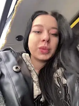 Snapshot of AlishaPrettyBlade chatting on February 24, 3:23 am AlishaPrettyBlade online show from February 24, 3:23 am