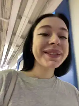 Snapshot of AlishaPrettyBlade chatting on February 24, 6:27 am AlishaPrettyBlade online show from February 24, 6:27 am