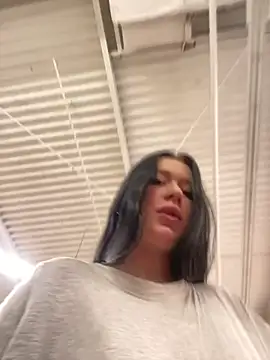 Snapshot of AlishaPrettyBlade chatting on February 26, 6:37 am AlishaPrettyBlade online show from February 26, 6:37 am