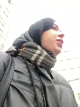 Snapshot of AlishaPrettyBlade chatting on March 5, 3:29 am AlishaPrettyBlade online show from March 5, 3:29 am