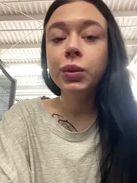 Snapshot of AlishaPrettyBlade chatting on March 5, 6:33 am AlishaPrettyBlade online show from March 5, 6:33 am