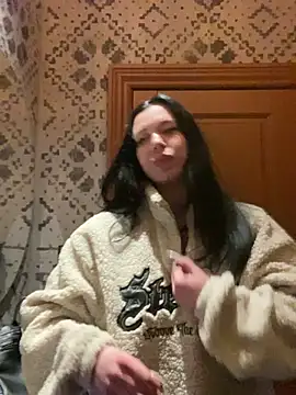 Snapshot of AlishaPrettyBlade chatting on March 6, 9:36 am AlishaPrettyBlade online show from March 6, 9:36 am