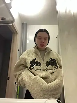 Snapshot of AlishaPrettyBlade chatting on March 8, 4:56 am AlishaPrettyBlade online show from March 8, 4:56 am