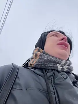 Snapshot of AlishaPrettyBlade chatting on March 10, 3:34 am AlishaPrettyBlade online show from March 10, 3:34 am