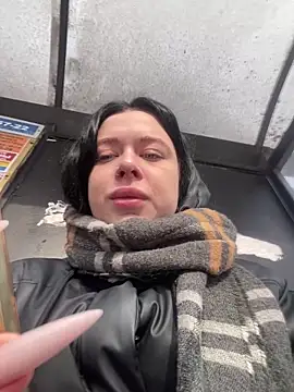 Snapshot of AlishaPrettyBlade chatting on March 12, 3:24 am AlishaPrettyBlade online show from March 12, 3:24 am