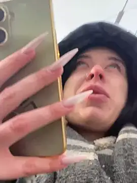 Snapshot of AlishaPrettyBlade chatting on March 12, 9:34 am AlishaPrettyBlade online show from March 12, 9:34 am