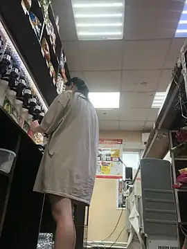 Snapshot of AlishaPrettyBlade chatting on October 22, 9:42 am AlishaPrettyBlade online show from October 22, 9:42 am