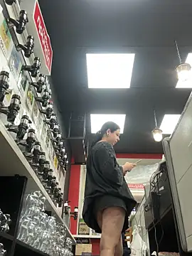 Snapshot of AlishaPrettyBlade chatting on November 8, 11:21 am AlishaPrettyBlade online show from November 8, 11:21 am