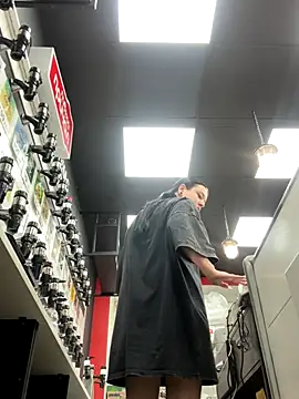 Snapshot of AlishaPrettyBlade chatting on November 9, 11:41 am AlishaPrettyBlade online show from November 9, 11:41 am