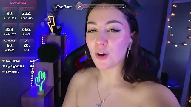 Snapshot of AshleySkott_ chatting on February 24, 1:31 pm AshleySkott online show from February 24, 1:31 pm