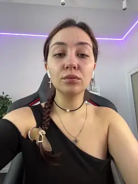 Snapshot of AshleySkott_ chatting on October 3, 8:33 am AshleySkott online show from October 3, 8:33 am
