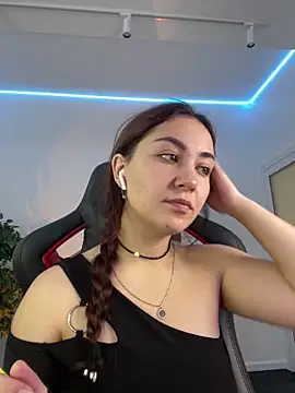 Snapshot of AshleySkott_ chatting on October 12, 9:08 am AshleySkott online show from October 12, 9:08 am