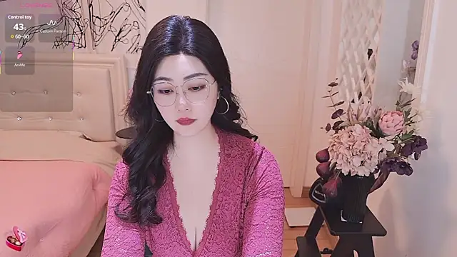 Snapshot of Tingdie chatting on November 3, 12:02 am Tingdie online show from November 3, 12:02 am